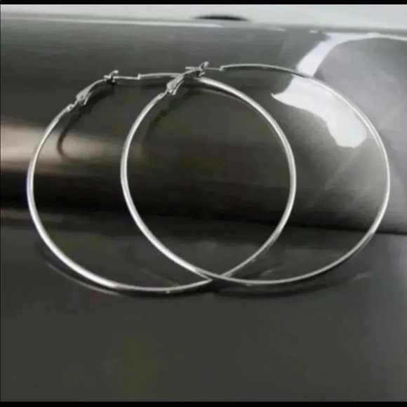 Silver Medium Smooth Hoop Earrings NEW - Picture 2 of 2